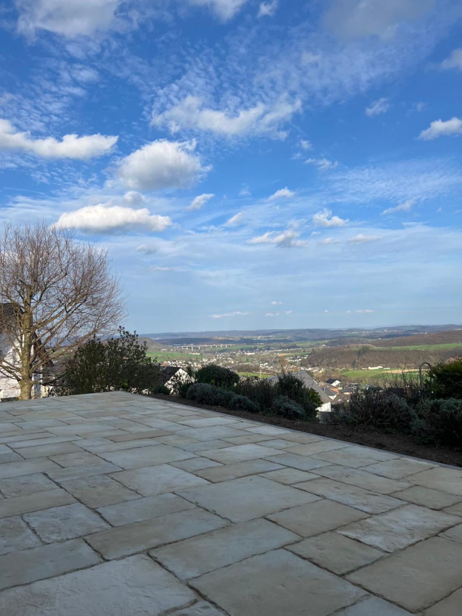 Eifel Landhaus Panoramablick Unter Der Burg Olbrueck Mit Sauna Hottub Grosser Terrasse Und Garten Ideal Fuer Familien Niederdürenbach Exterior foto